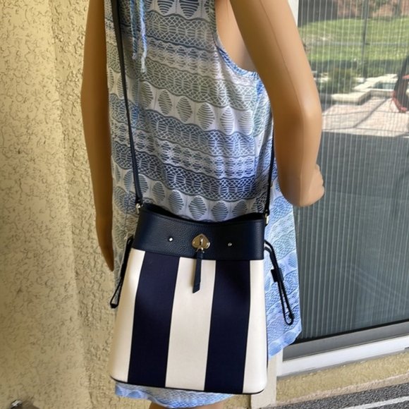 Kate Spade Marti Large Bucket Bag Even Stripe Blazer Blue - Picture 16 of 16